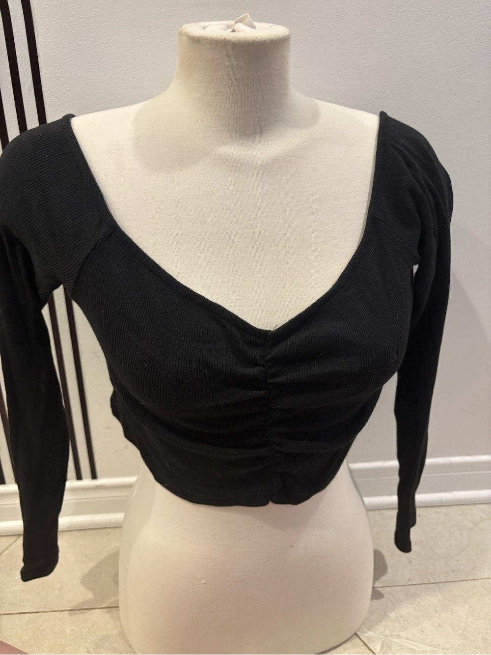 Black Ruched Long-Sleeve Crop Top